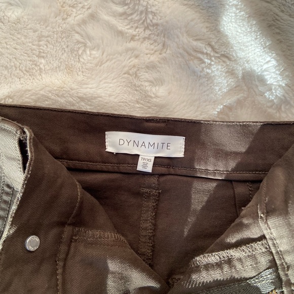 Dynamite Fitted Skirt - Picture 3 of 3